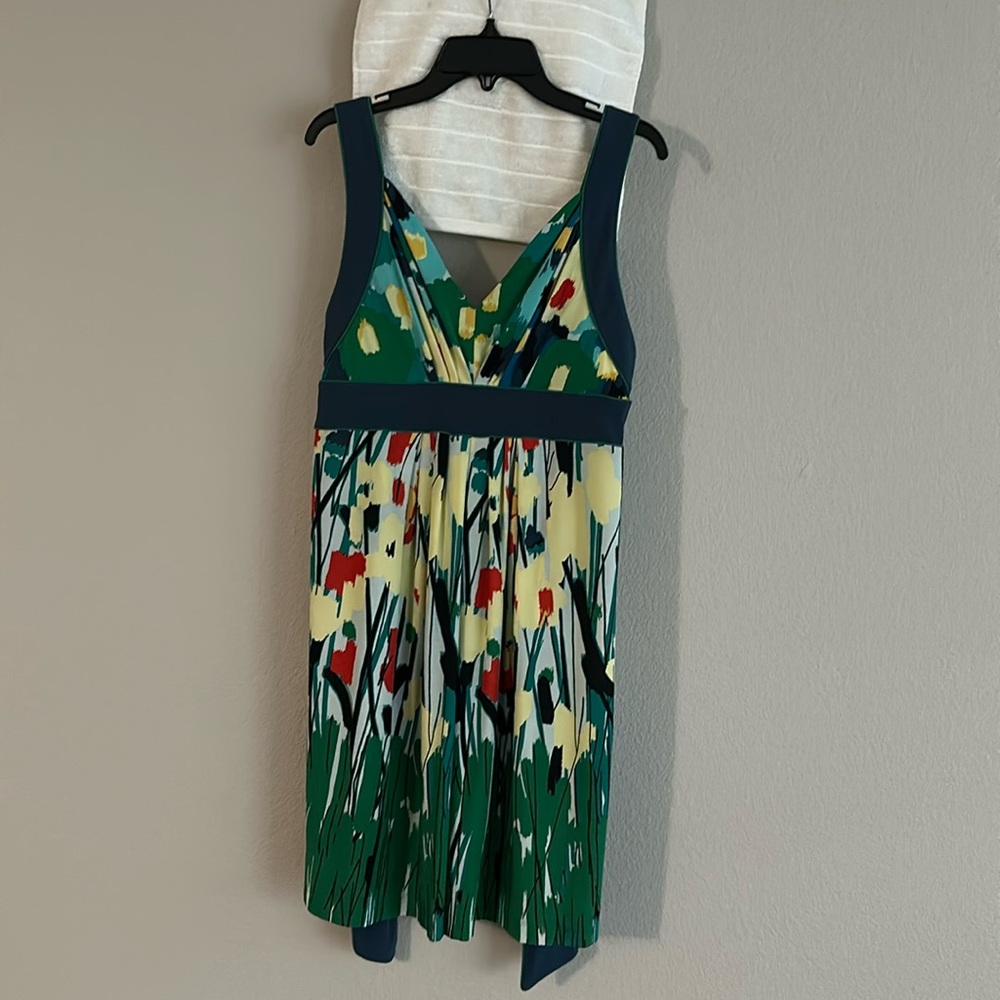 BCBG MaxAzria dress 
Size S
It ties in the back 
Clean my closet
Smoke, pet free